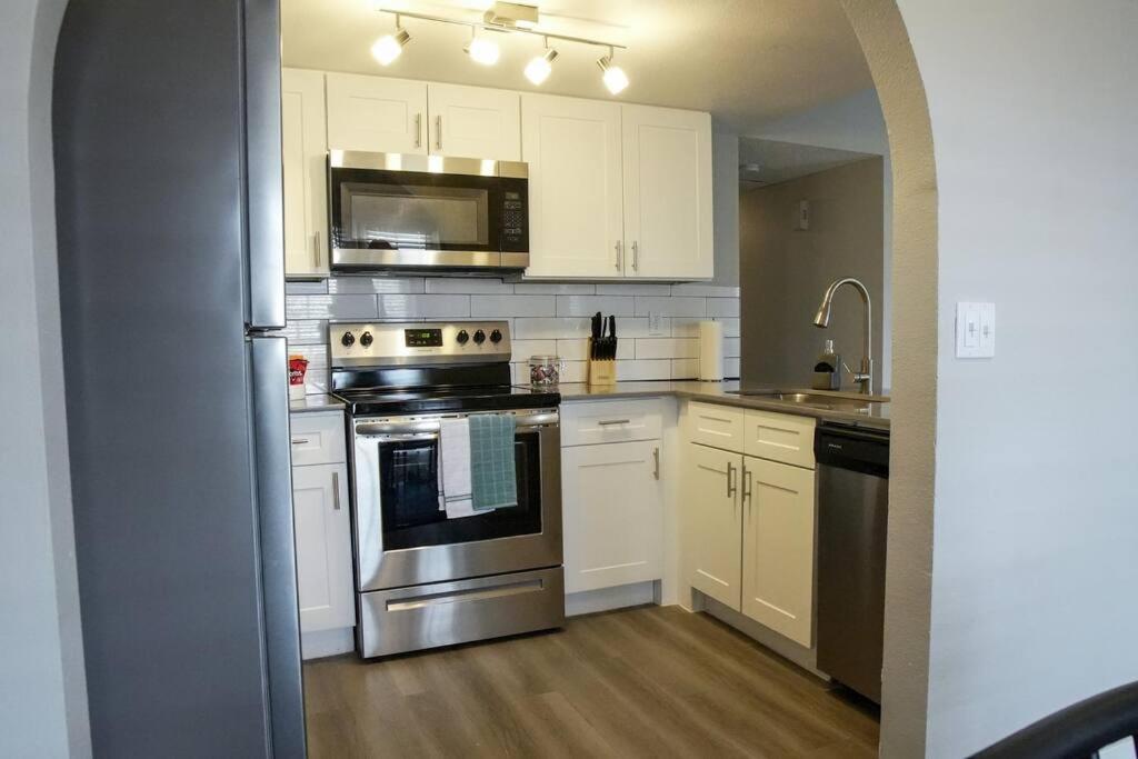 2 Bedroom Minutes From Las Vegas Strip And Airport Exterior photo