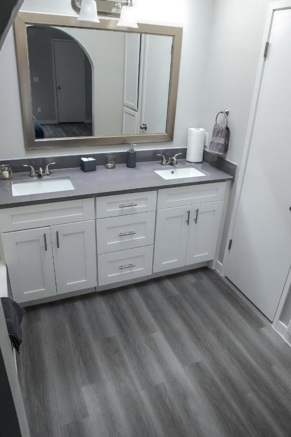 2 Bedroom Minutes From Las Vegas Strip And Airport Exterior photo